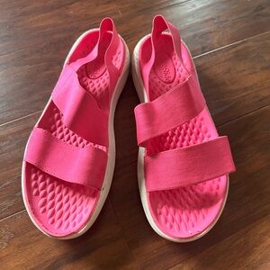 Women’s Pink Crocs Sandals with Straps